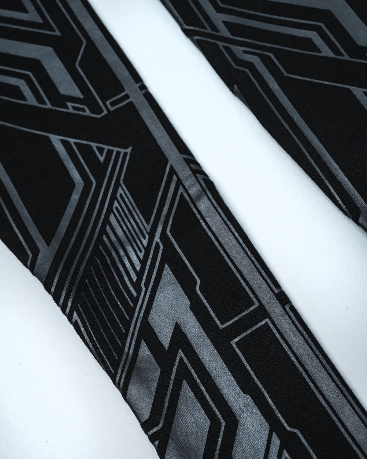 BLACK V3 ZYPHR SLEEVES