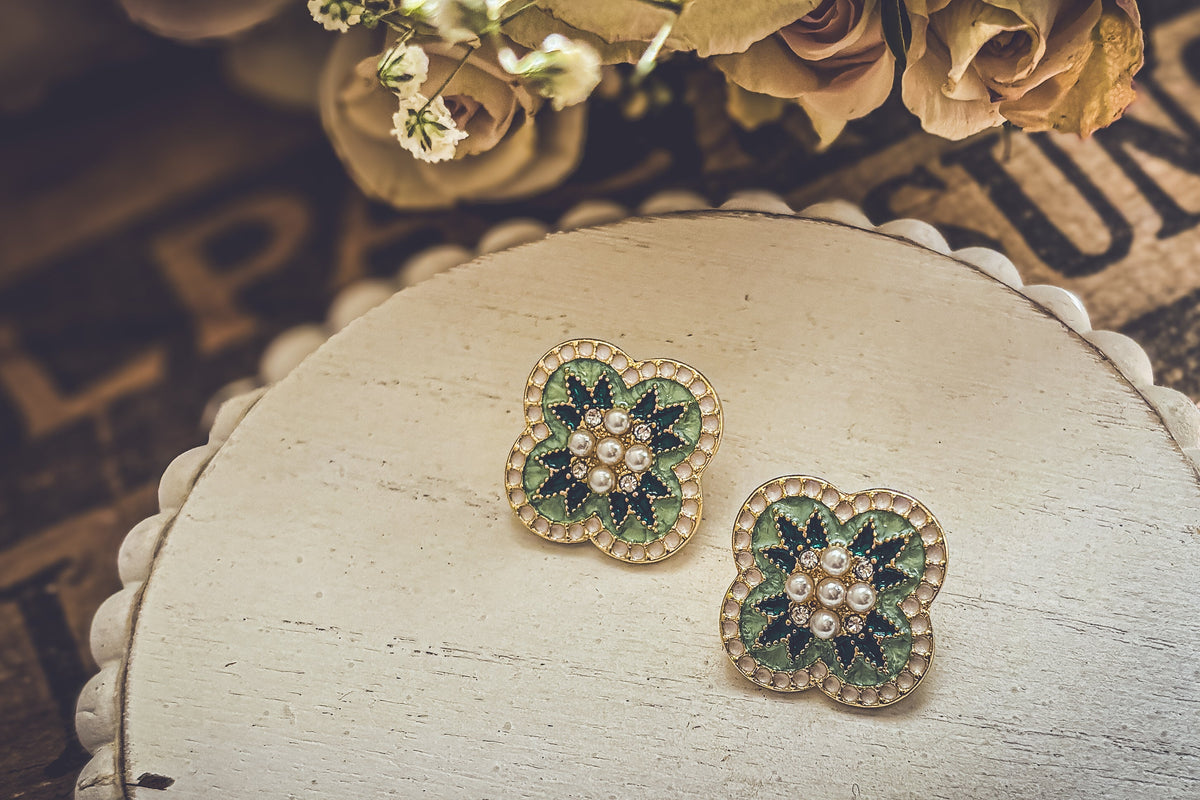 Beautiful Vintage Green and Pearl Stud Earrings