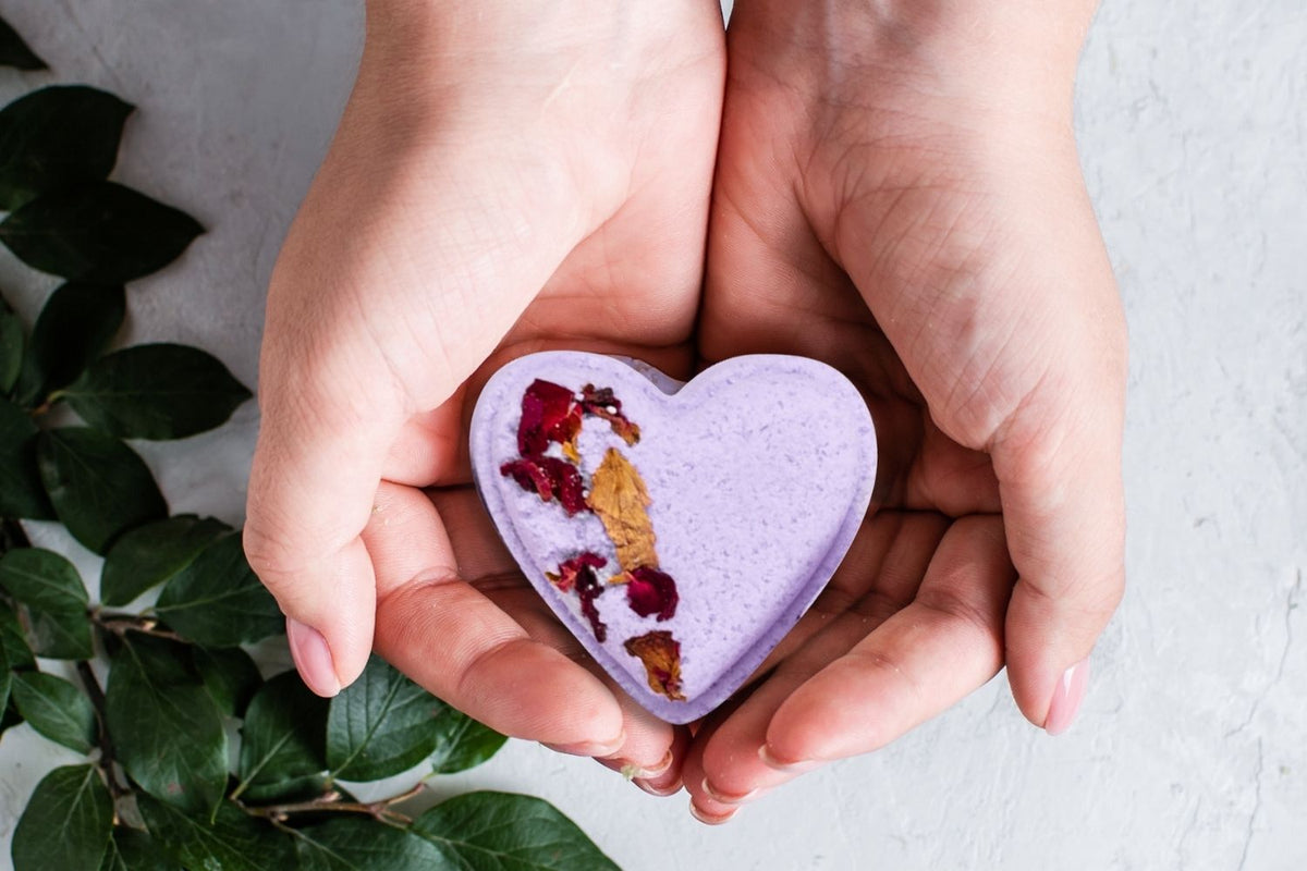 CBD Lavender Shower Steamers Gift Set – 5 Heart-Shaped