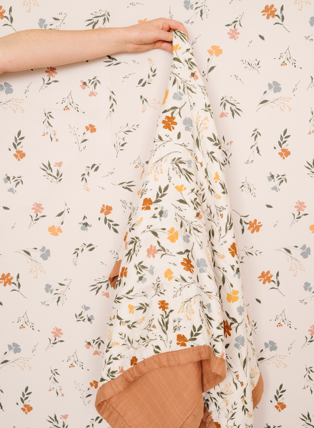 Fleurs Wallpaper by Saranoni