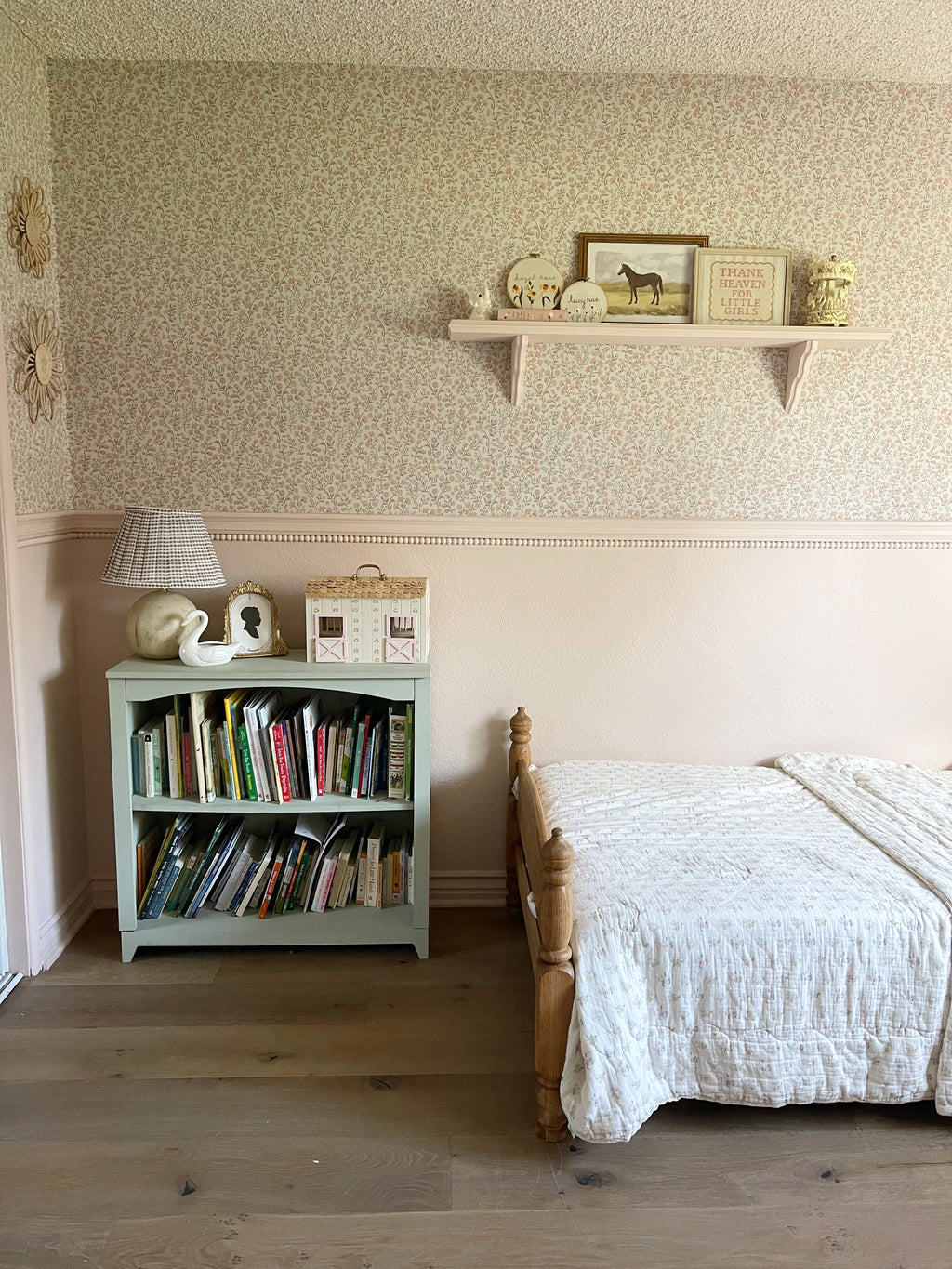 Penelope Wallpaper by Bloomery Decor
