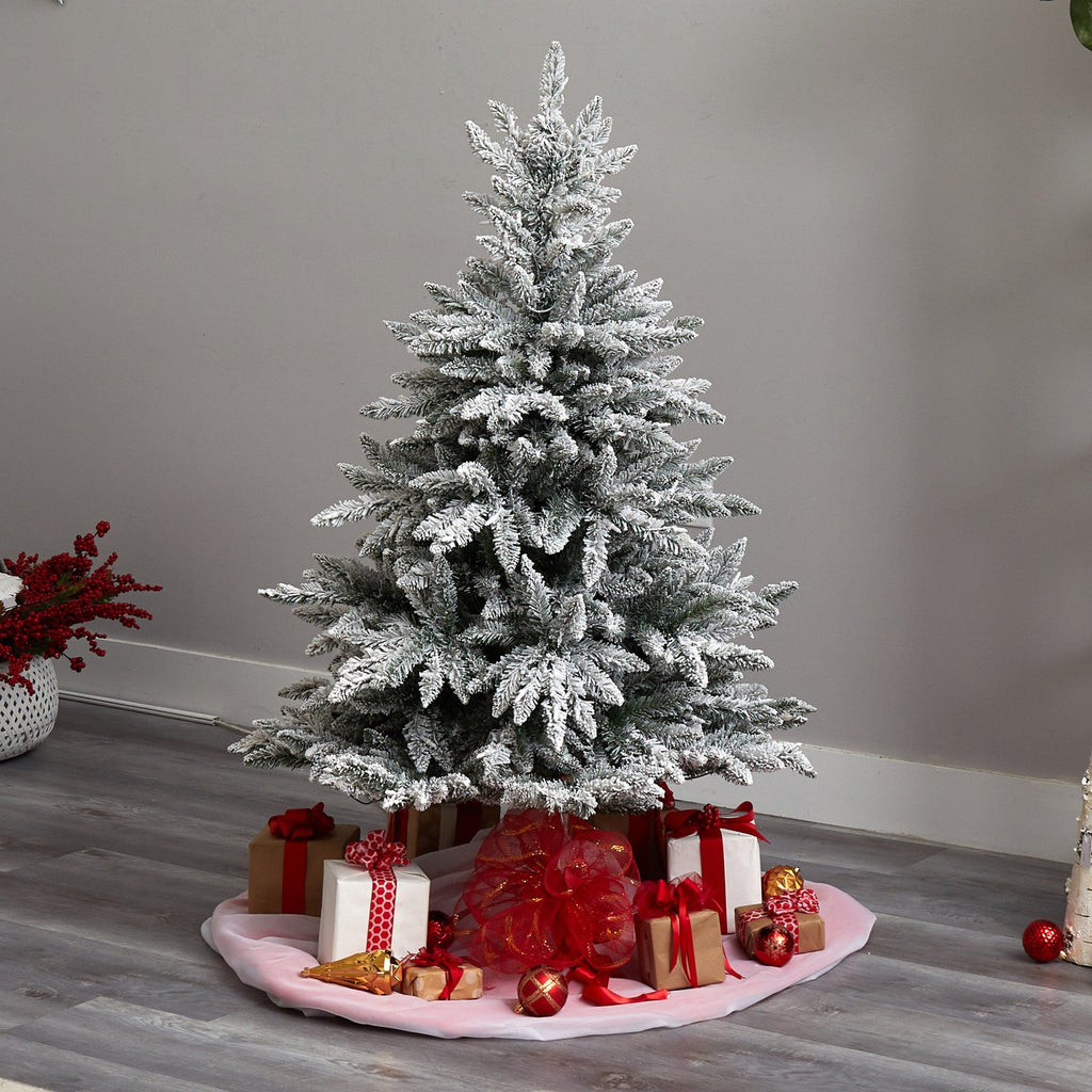 5’ Flocked West Virginia Spruce Christmas Tree with 200 Clear Lights and 604 Bendable Branches