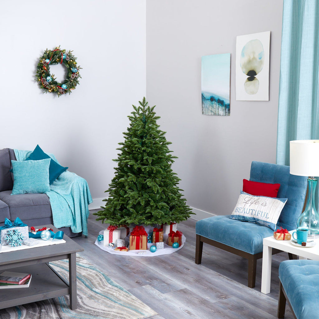 5’ Wyoming Fir Artificial Christmas Tree with 250 Clear LED Lights and 630 Bendable Branches