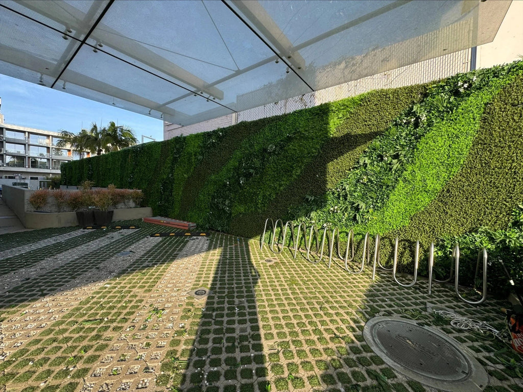 Sample Panel – Snowy White Vertical Garden (Small Sample)