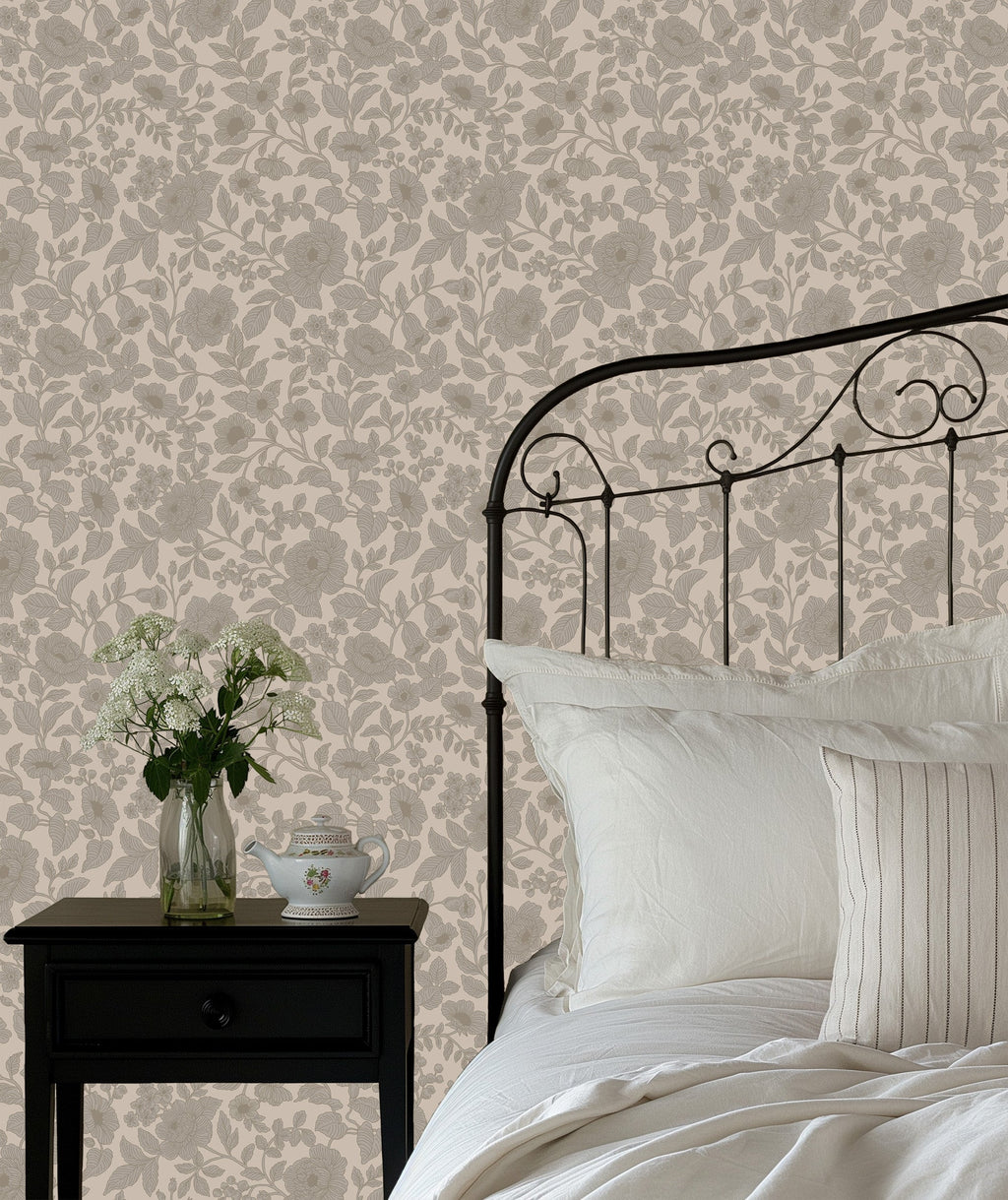 Lorraine Wallpaper by Daphne and Sage