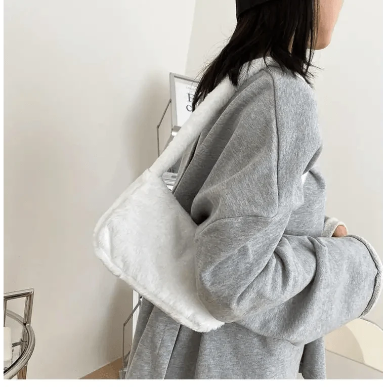 Simple And Stylish Women Soft Plush Winter Furry Shoulder Bags For Ladies And Girls Designer Clutch Handbag For Female