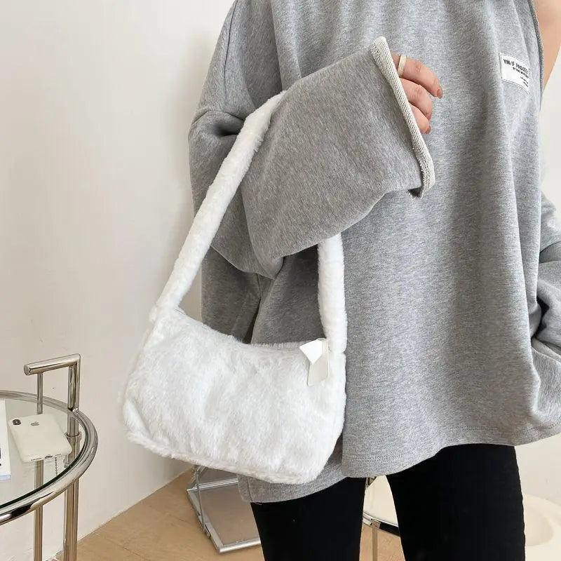 Simple And Stylish Women Soft Plush Winter Furry Shoulder Bags For Ladies And Girls Designer Clutch Handbag For Female
