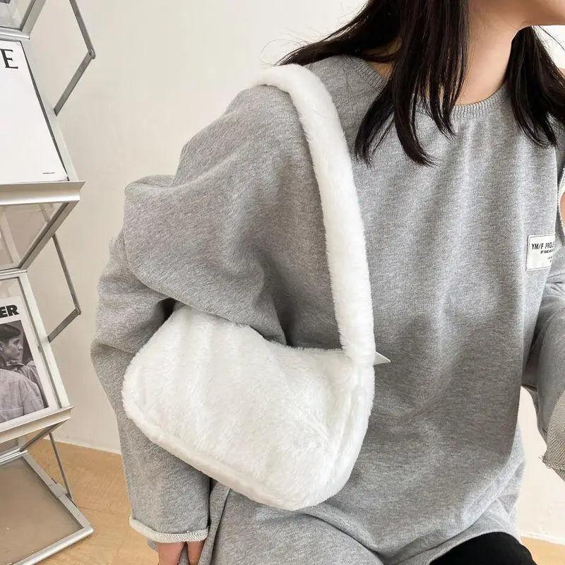 Simple And Stylish Women Soft Plush Winter Furry Shoulder Bags For Ladies And Girls Designer Clutch Handbag For Female