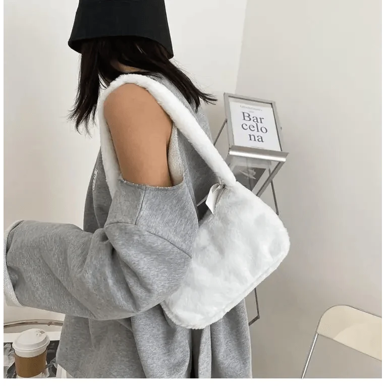 Simple And Stylish Women Soft Plush Winter Furry Shoulder Bags For Ladies And Girls Designer Clutch Handbag For Female